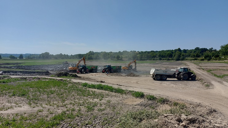 Abbildung 7: Großangelegte Sedimenträumung von Juni-August 2025