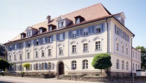 Außenansicht des Hauptgebäudes Wasserwirtschaftsamt Ansbach